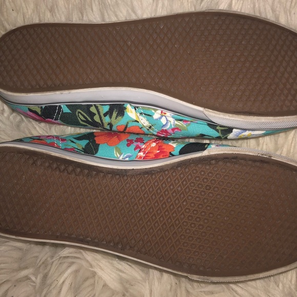 Vans - Picture 2 of 2